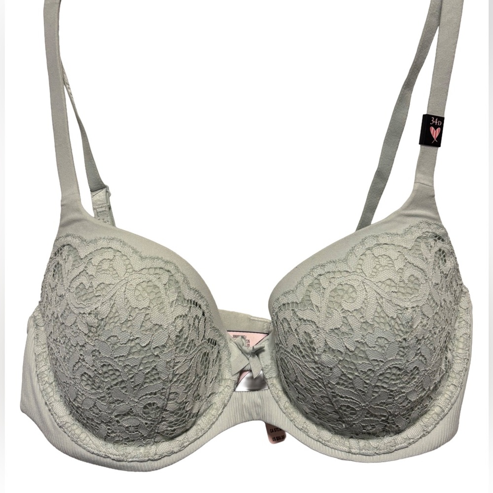 Victoria’s Secret Body by Victoria lined demi bra. Size 34D. NWT!!